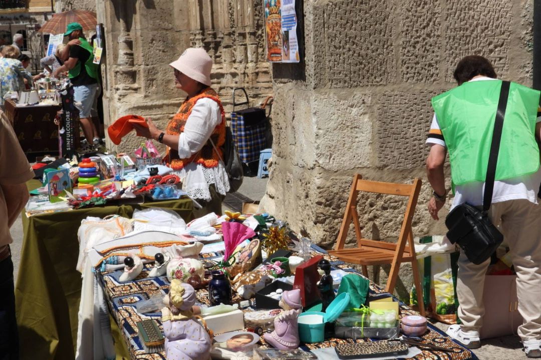 Rastrillo solidario en Burgos (4)